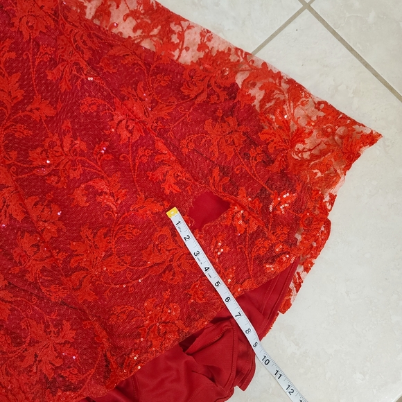 Mac Duggal | 12406 Corset Lace Floral Embroidered Gown Red Size 2 New with Flaws - Picture 14 of 14